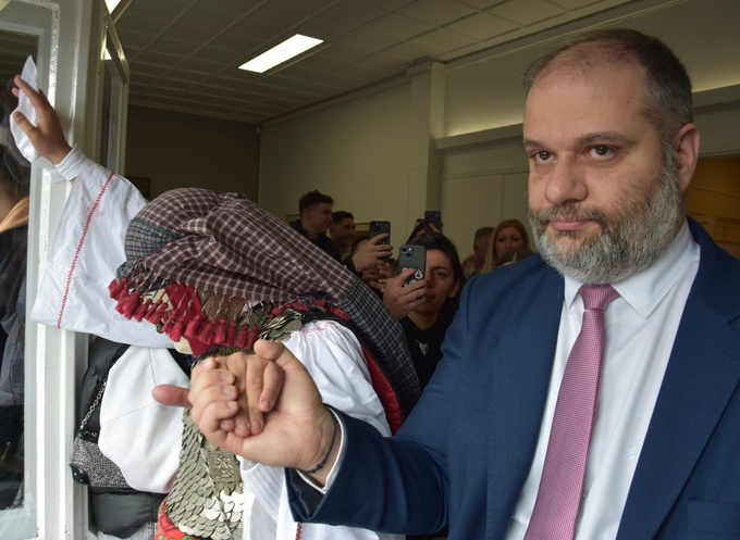 Ξεκίνησε στη Νάουσα  το μοναδικό δρώμενο «Γενίτσαροι και Μπούλες»